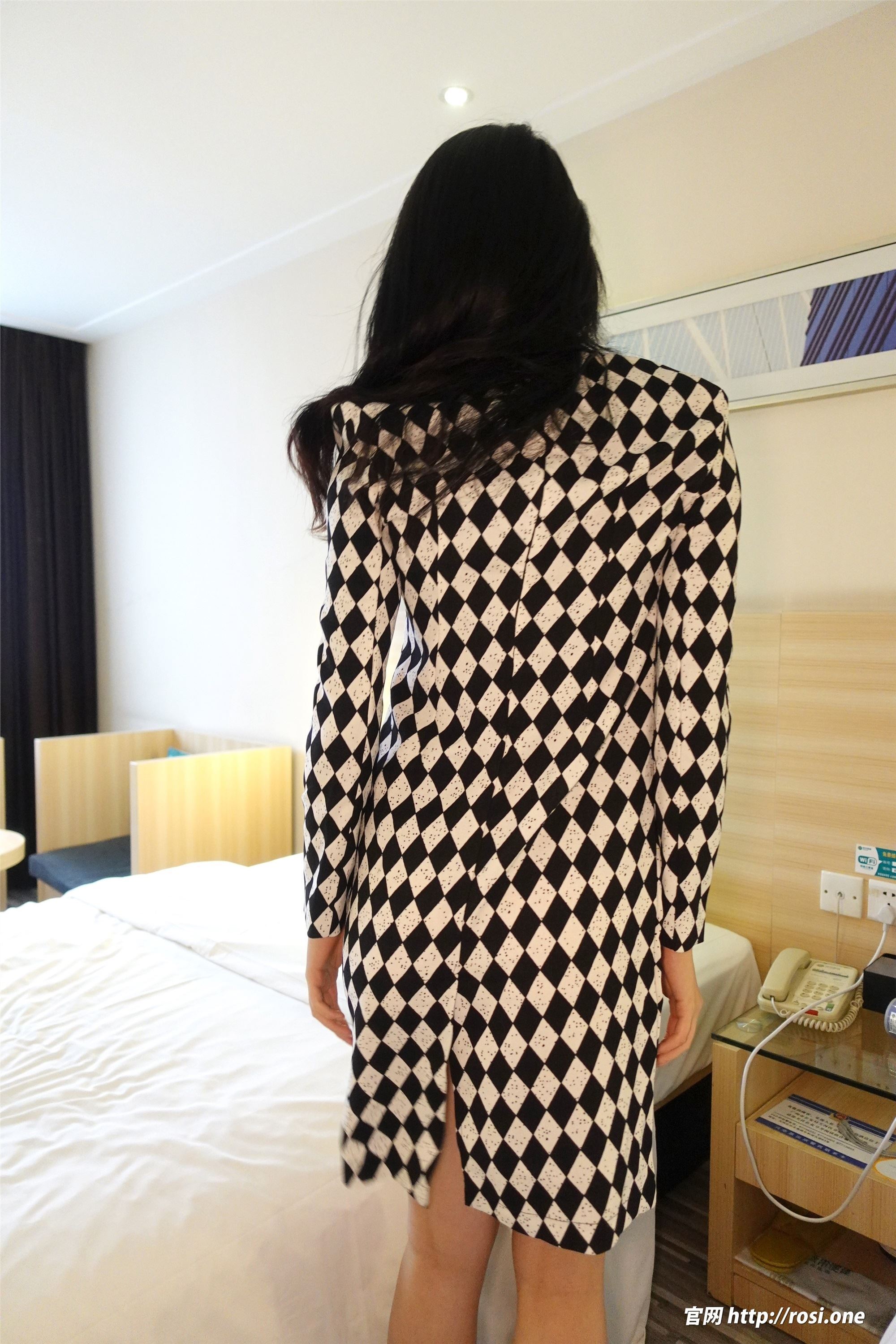 ROSI写真 2022.08.06 NO.3897